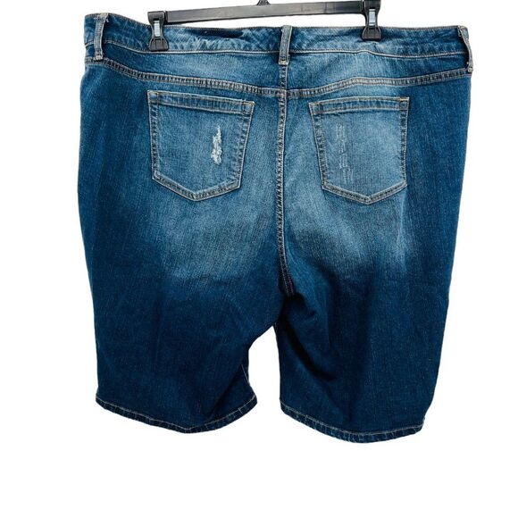 Torrid Boyfriend Bermuda Distressed Jean Shorts Size 24 - Picture 7 of 16